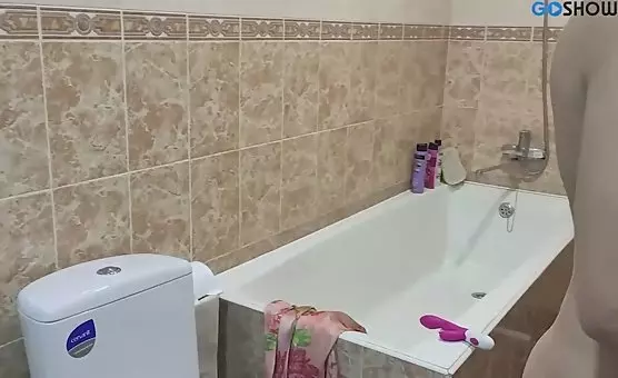 Bathroom Show Natural Toys, Tiny Tits, and Fingering
